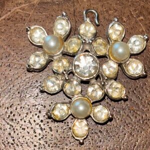 Sarah Coventry Flower Necklace Pendant Faux Pearl Rhinestone Costume Vtg 1.25"